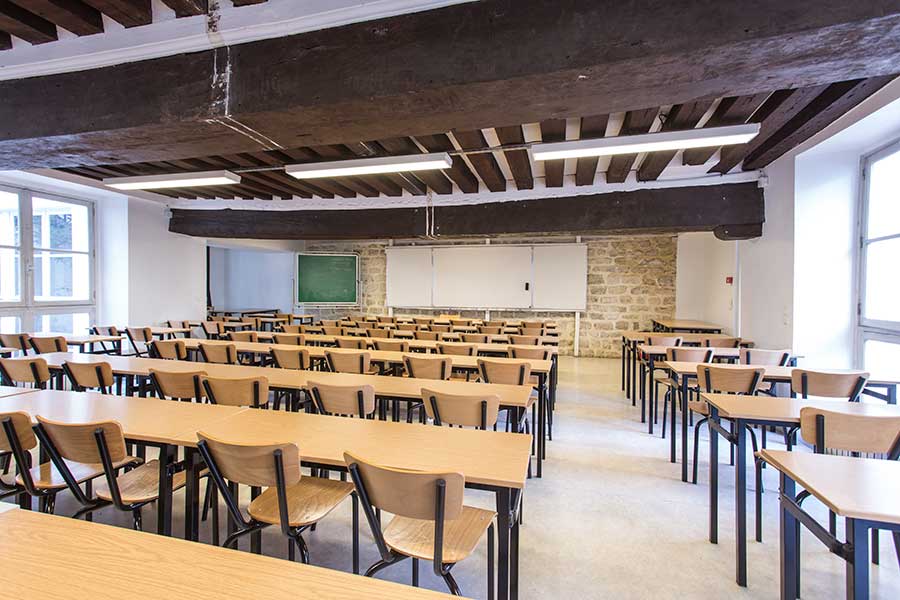 Salle de classe vide